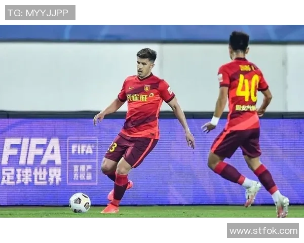 重庆足球队以85分领跑冠军赛积分榜展现强大实力和竞争优势