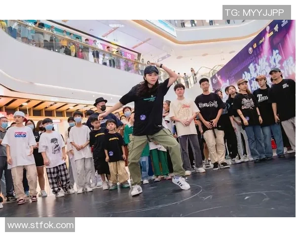 全国街舞大赛点评：深圳飞盘队的灵活性表现